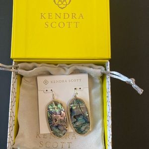 NWOT Kendra Scott Elle 14K gold drop abalone shell with dust bag and gift box